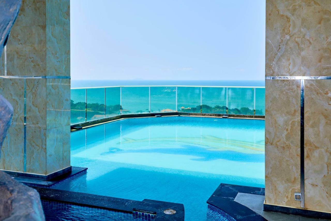 Cozy Beach Condo By Fantasea Beach Pattaya Buitenkant foto